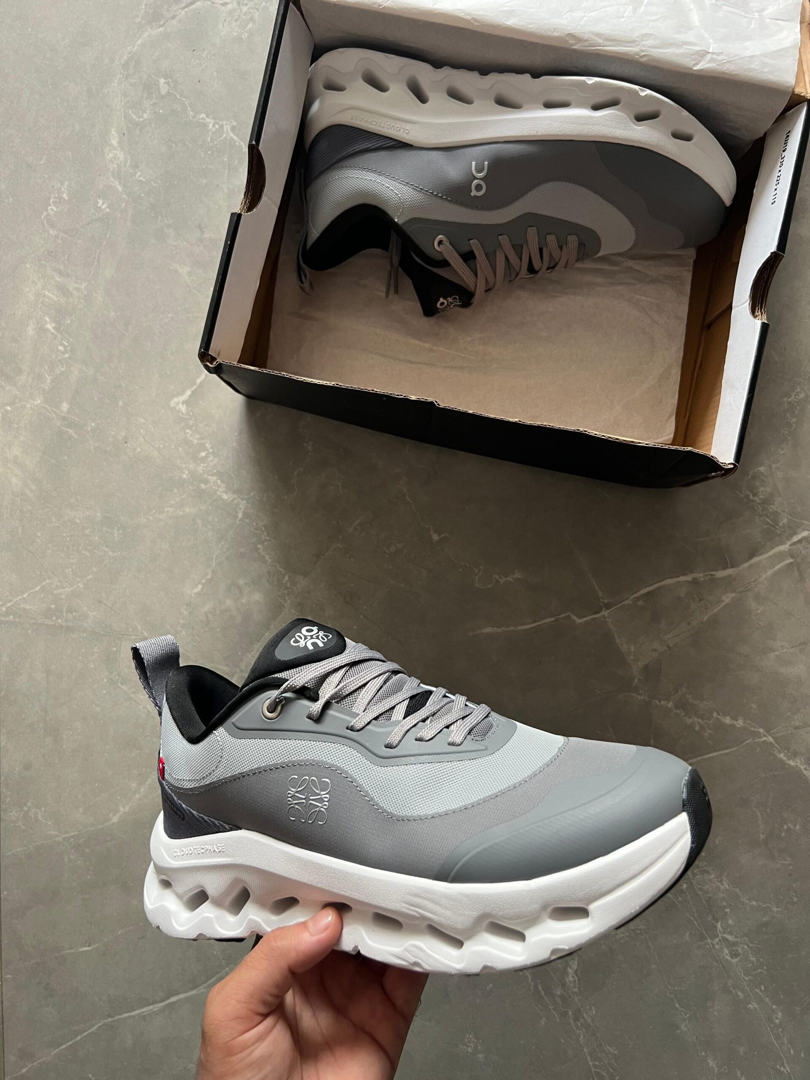 Luxury Aesthetic Mules & Premium Slides – Store Collection Running Loewe Cloud Sneakers Grey White (2)