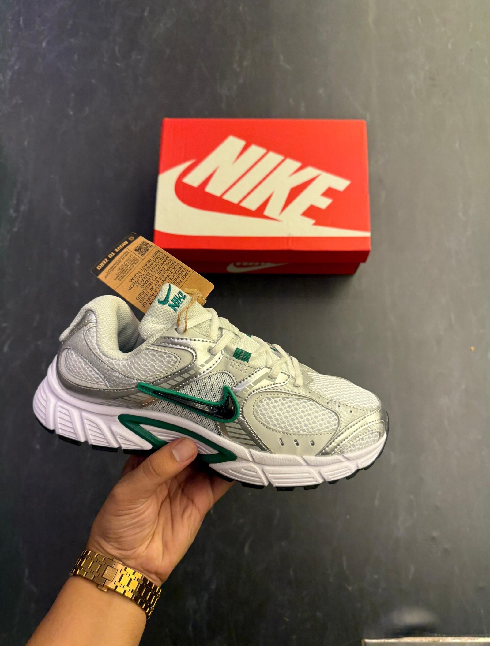 V5 RNR Running Sneakers – Green Olive & Metallic Beige (10)