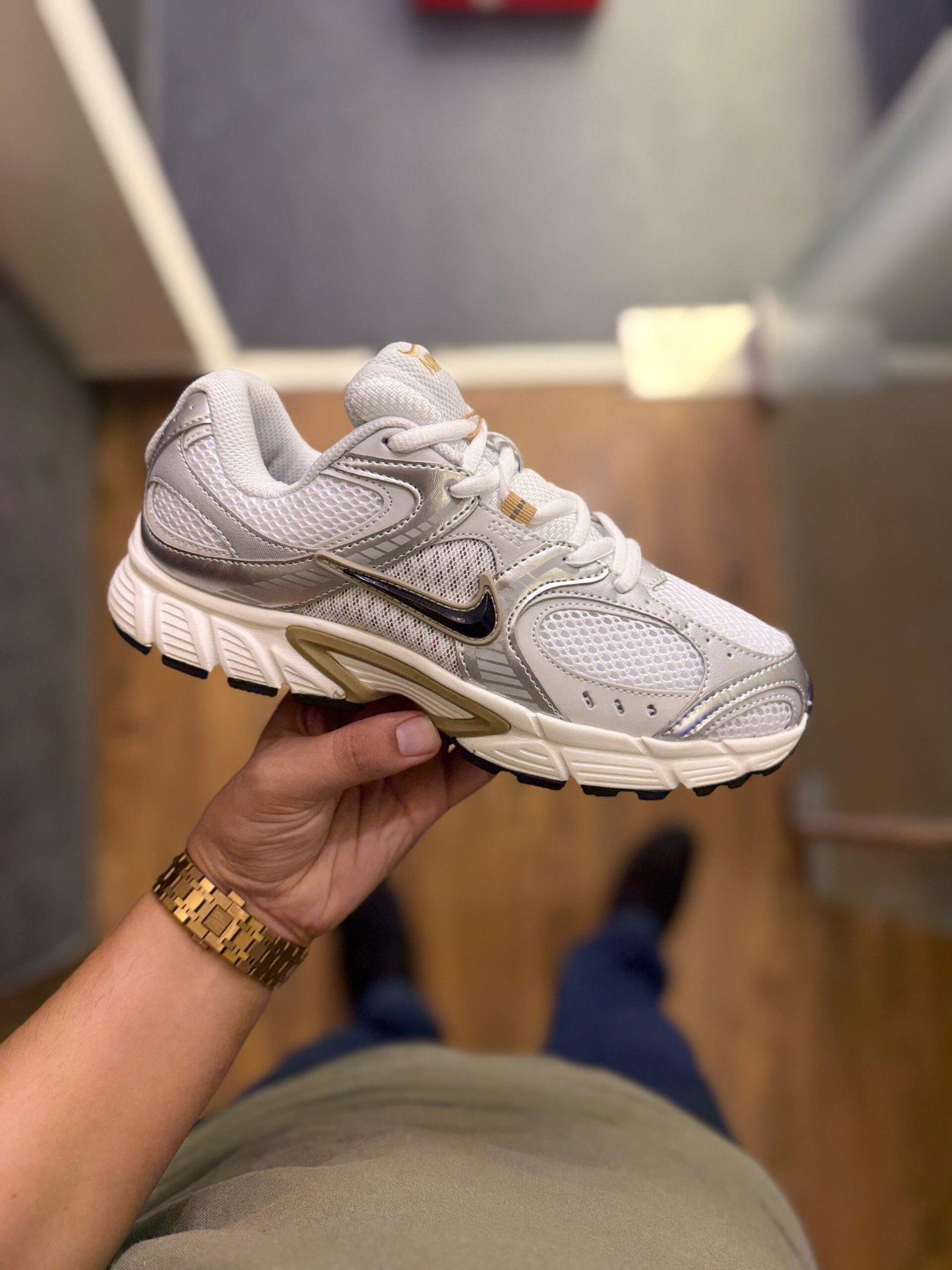 V5 RNR Running Sneakers – Green Olive & Metallic Beige (7)