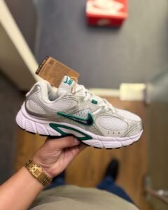 V5 RNR Running Sneakers – Green Olive & Metallic Beige (9)