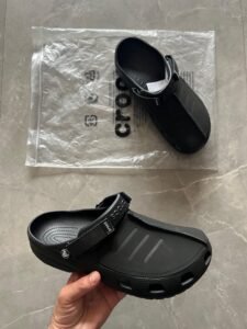 Yukon Clog Style Sandals Comfortable Outdoor Slip-On Shoes (1)