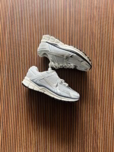 Zoom Vomero 5 Running Sneakers Sports Shoes For Girls (3)