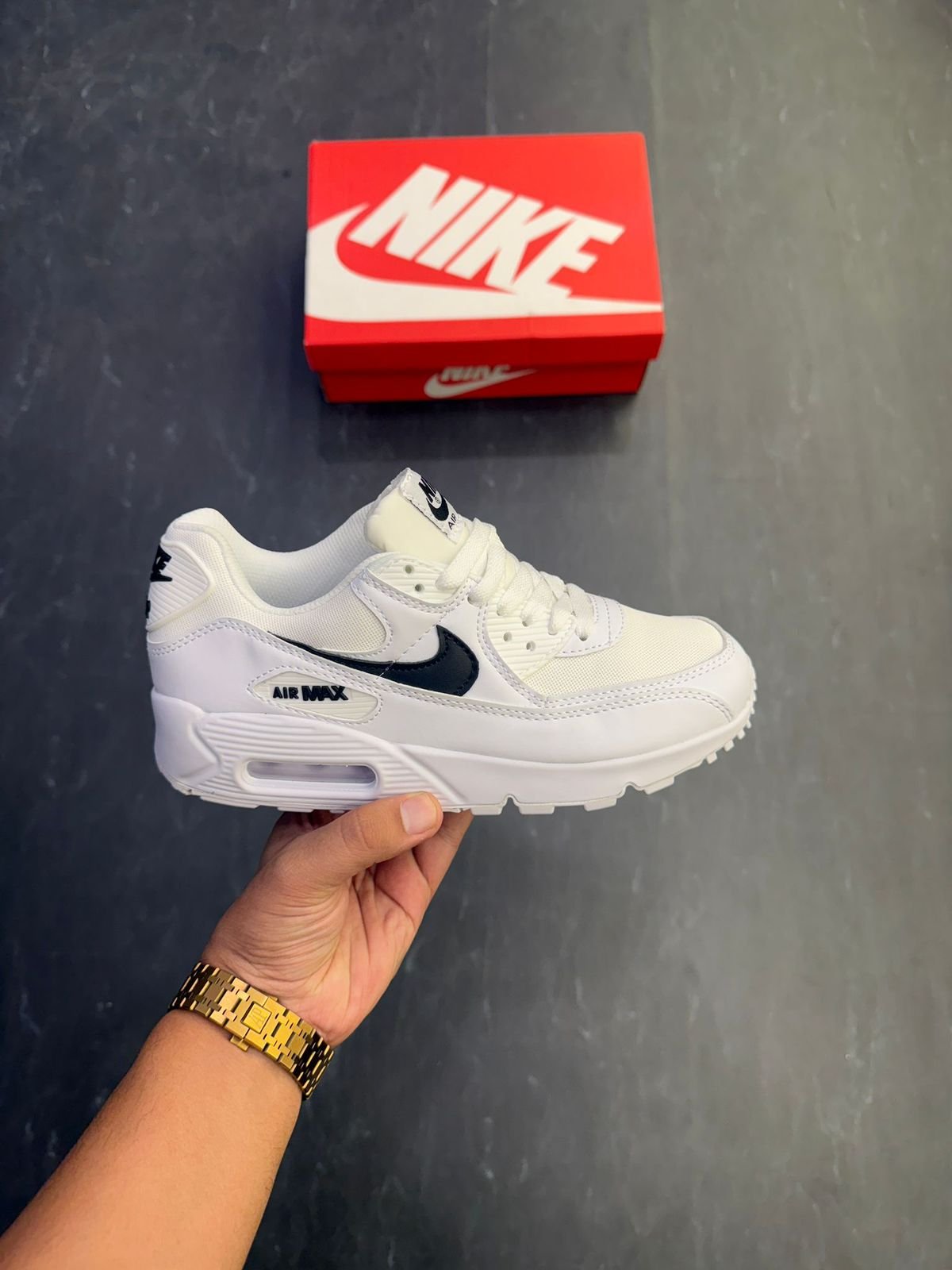 Classic White Black Airmax 90 Sneakers – Boys' Timeless Style