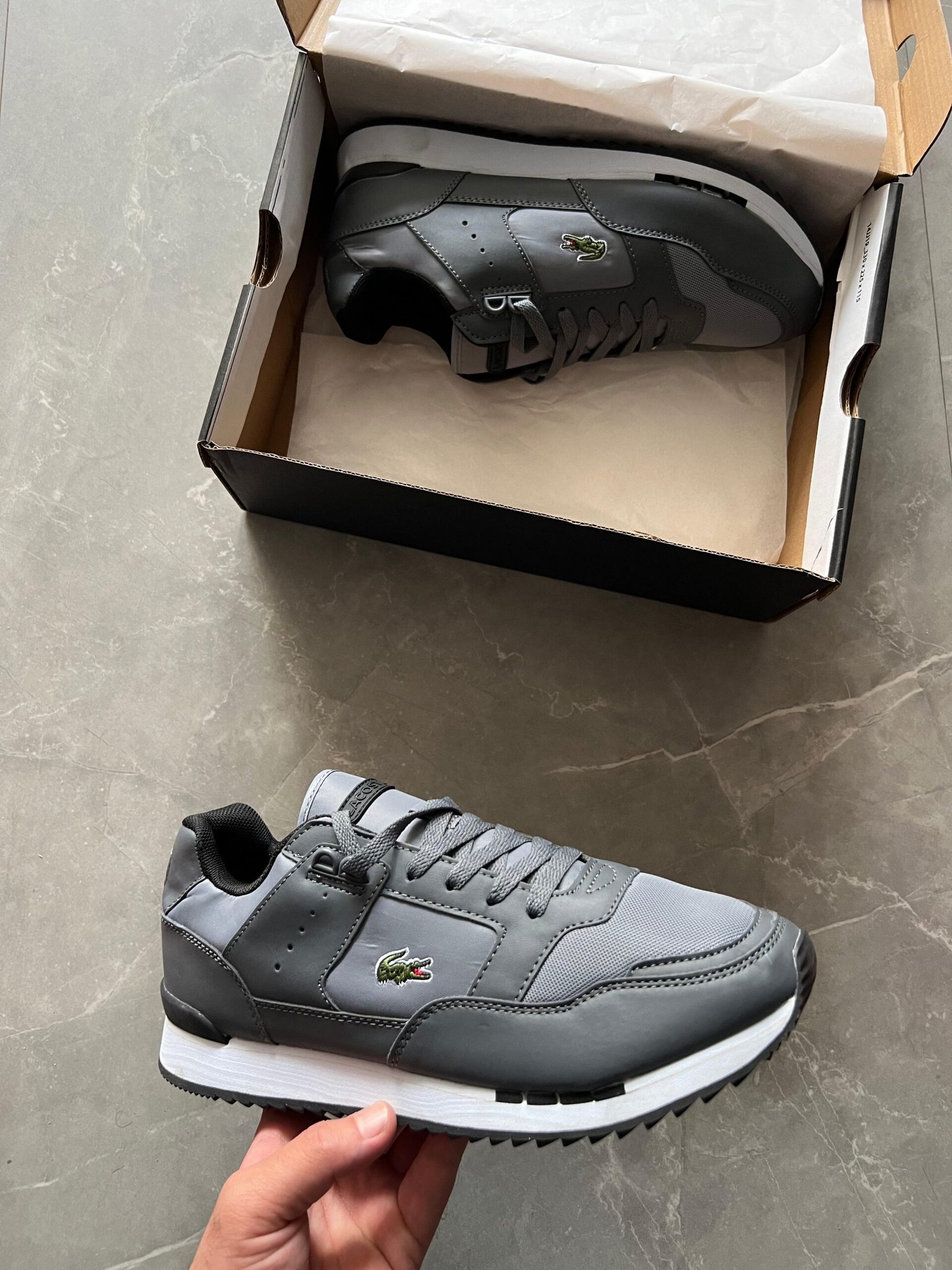 Hombre Grey Boys Classic Casual Sneakers (1) Hombre Grey Boys Classic Casual Sneakers (1)