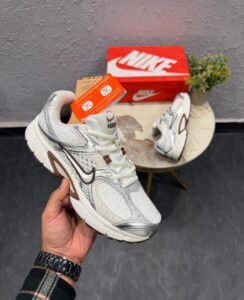 Performance V5 RNR Metallic Beige Sneakers (3)