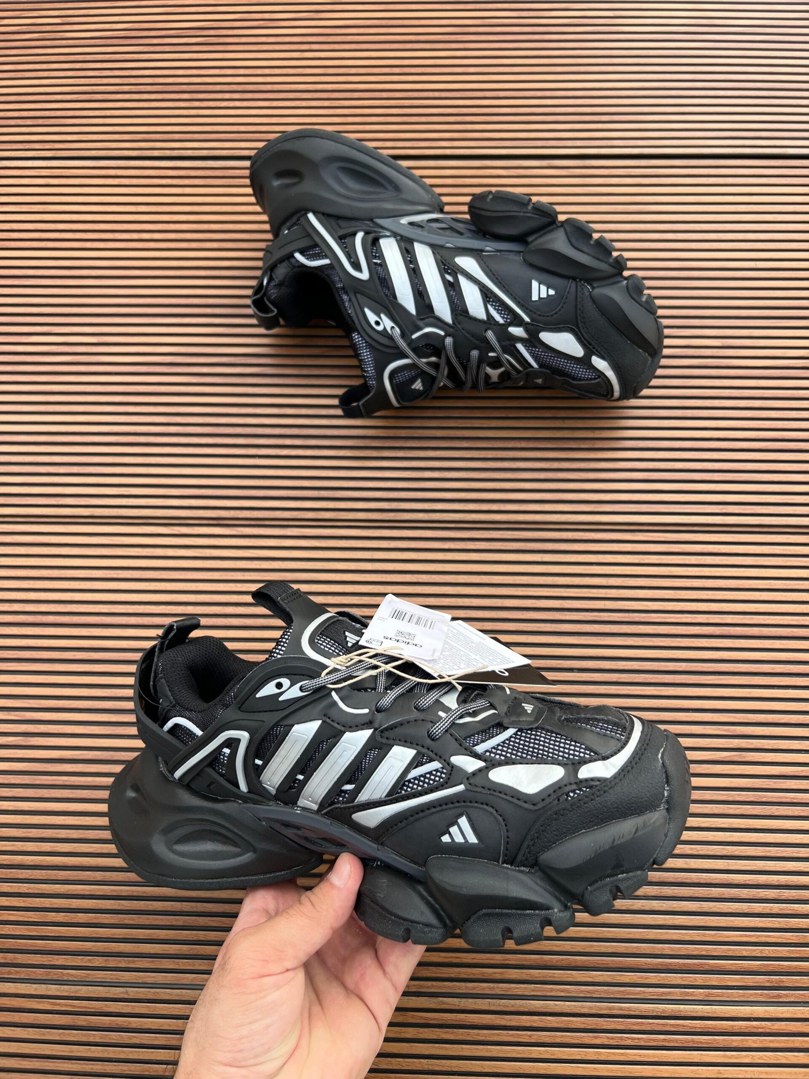 Performance Vento XLG Deluxe Premium Sneakers (2)