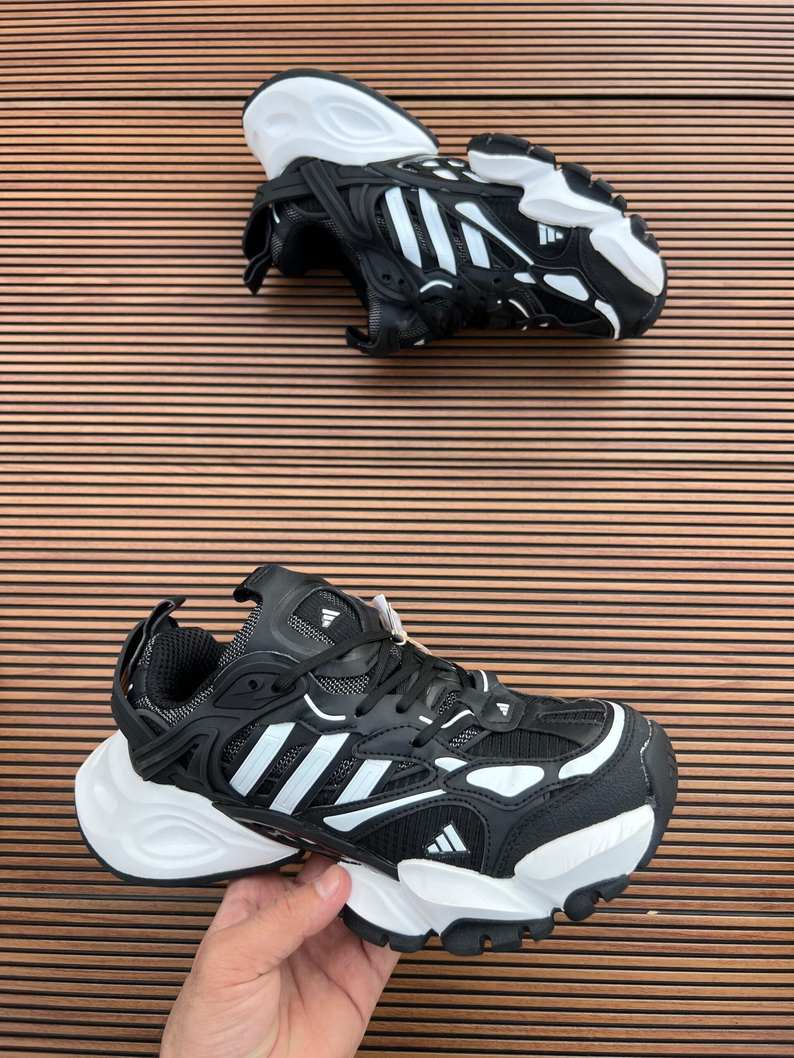 Performance Vento XLG Deluxe Premium Sneakers (4)