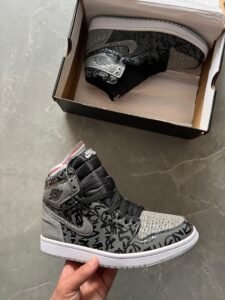 Rebellionaire High-Top Retro 1 Sneakers – Boys' Bold Basketball Style