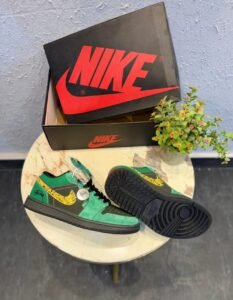 Retro 1 Collaborative Green Black Sneakers (4)