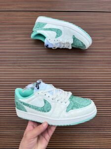 Air Cut Low SE Premium Quality Athletic Basketball Sneakers (1)