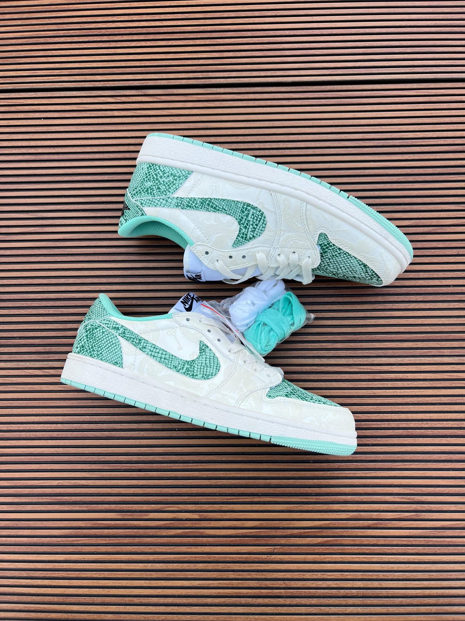 Air Cut Low SE Premium Quality Athletic Basketball Sneakers (2)