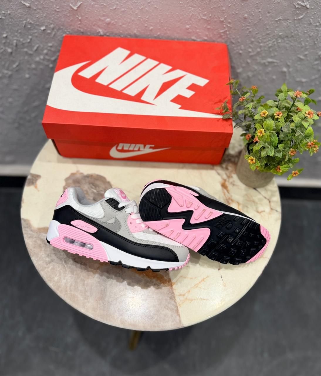 Airmax 90 White Pink Girls Casual Shoes (1) Airmax 90 White Pink Girls Casual Shoes (1)