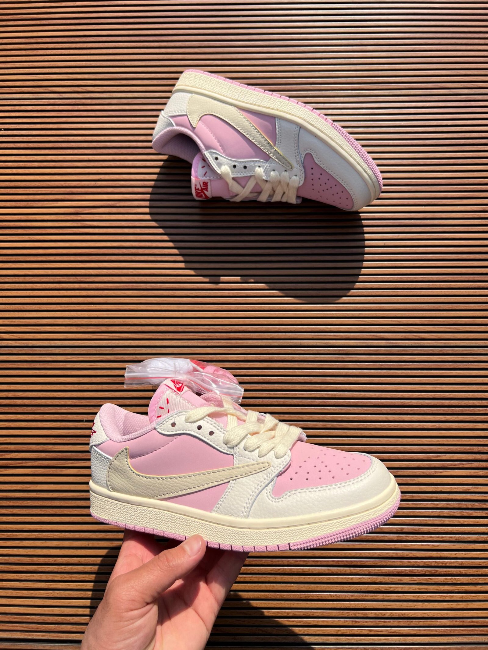 Cut Low Full Leather Girls Basketball Sneakers (1) Cut Low Full Leather Girls Basketball Sneakers (1)