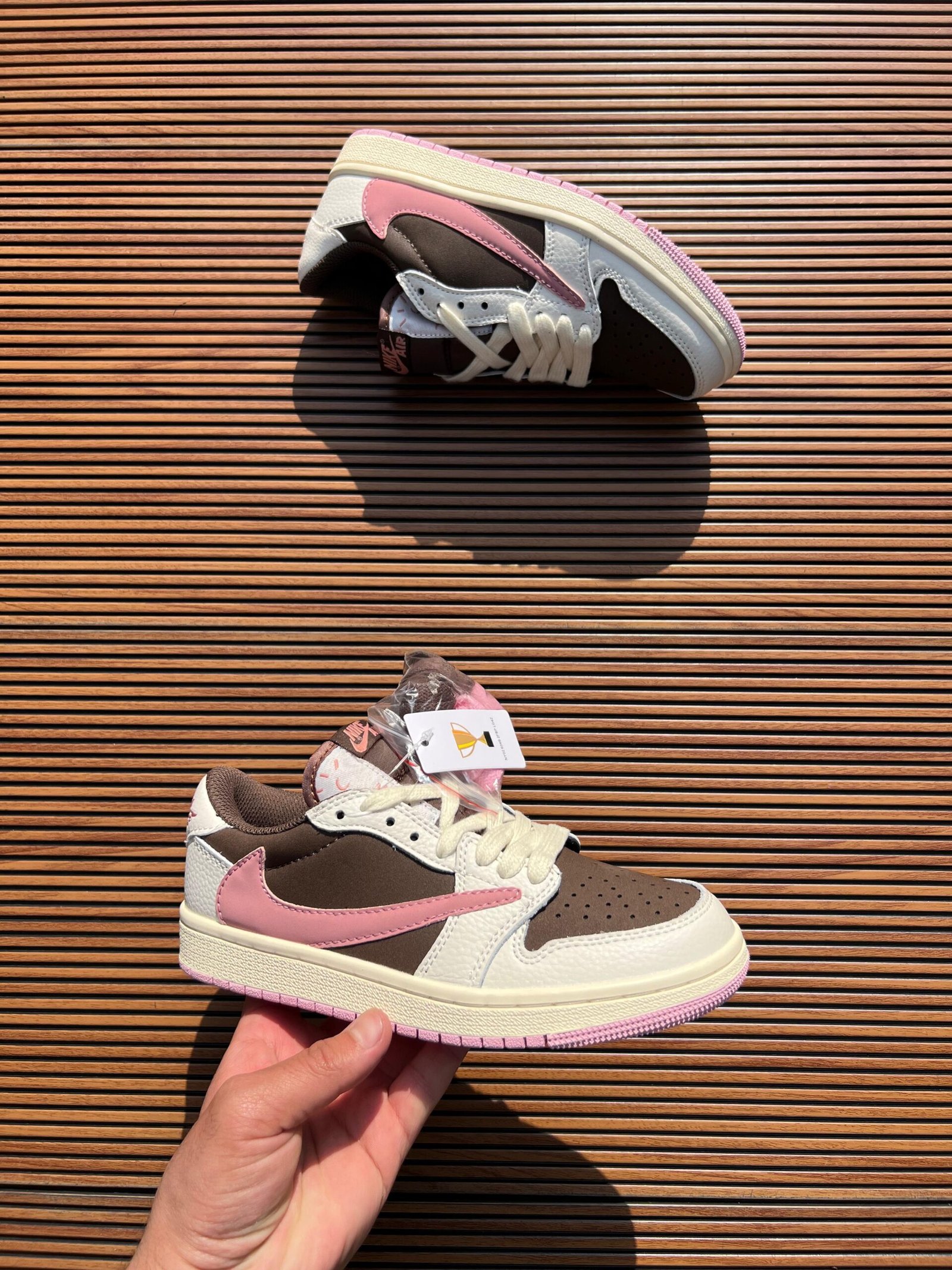 Cut Low Full Leather Girls Basketball Sneakers (4) Cut Low Full Leather Girls Basketball Sneakers (4)