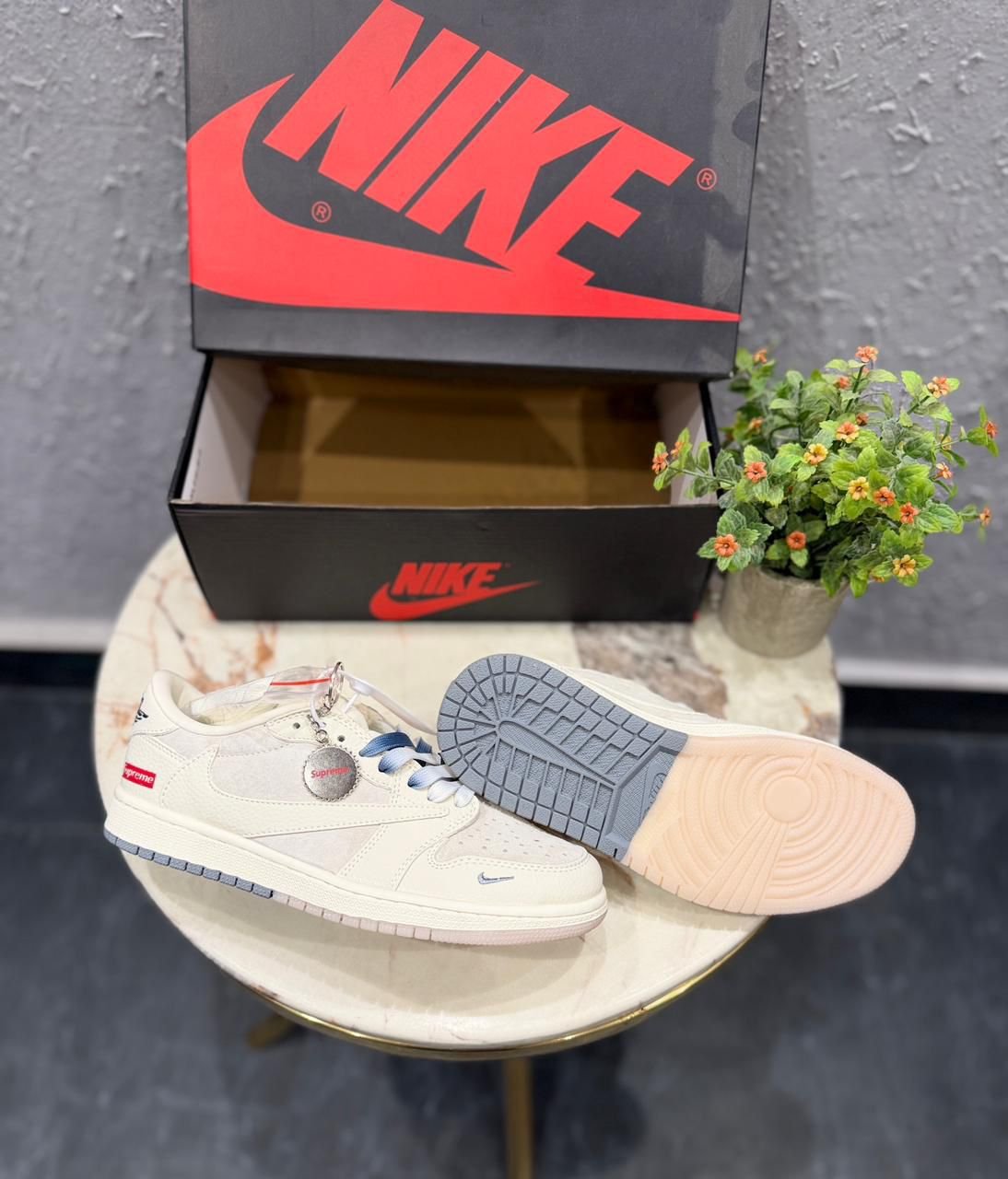 Retro 1 Low Reverse Keychain Accessory Premium Sneaker Collectible (1)