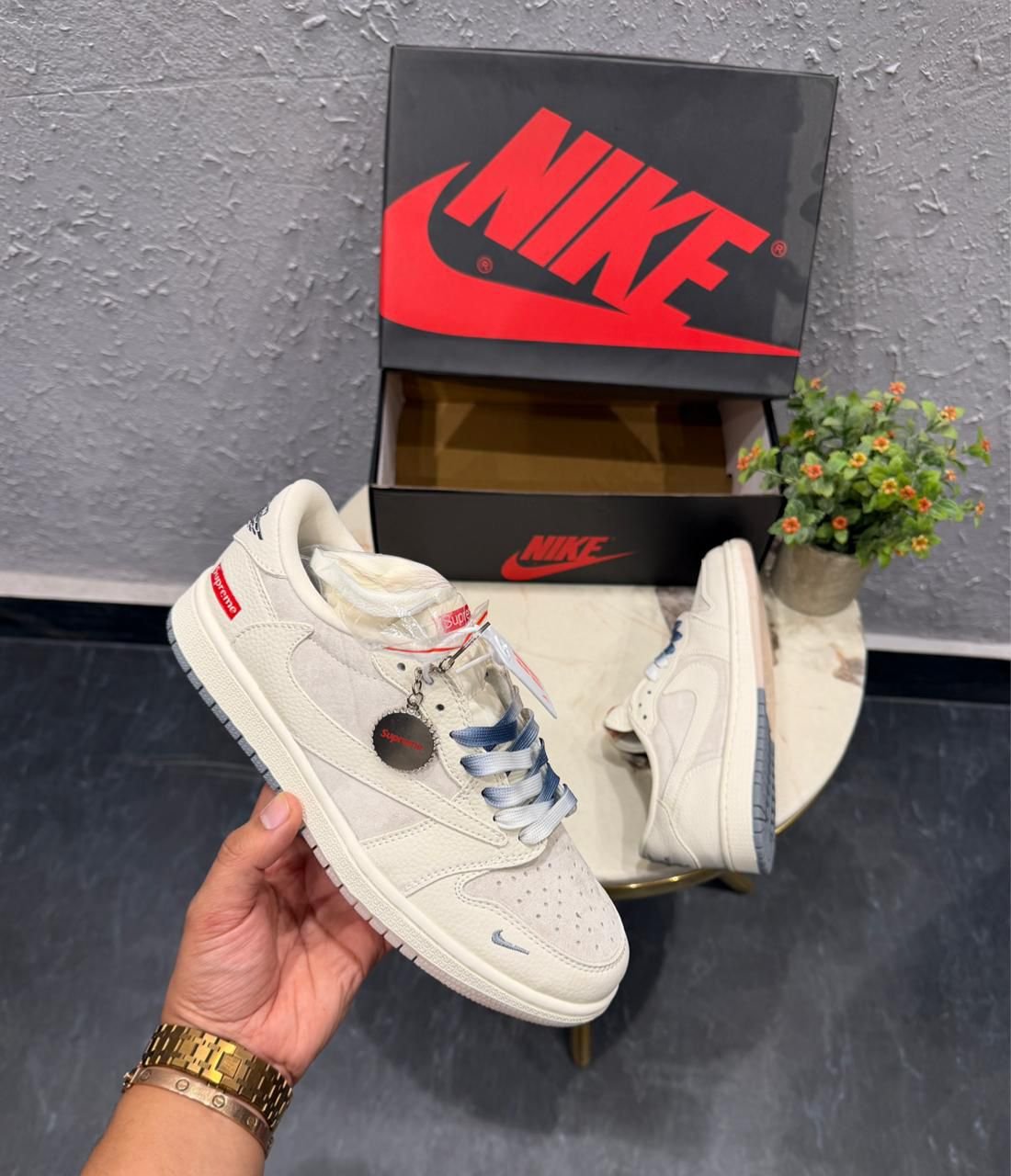 Retro 1 Low Reverse Keychain Accessory Premium Sneaker Collectible (4)