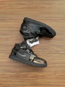Retro One Mid Black Patent Leather Boys Basketball Sneakers (2)