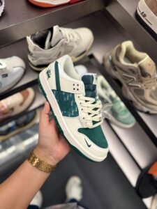 Skate Dunk Stussy White Dark Green 2025 Collaborative Sneakers (2)