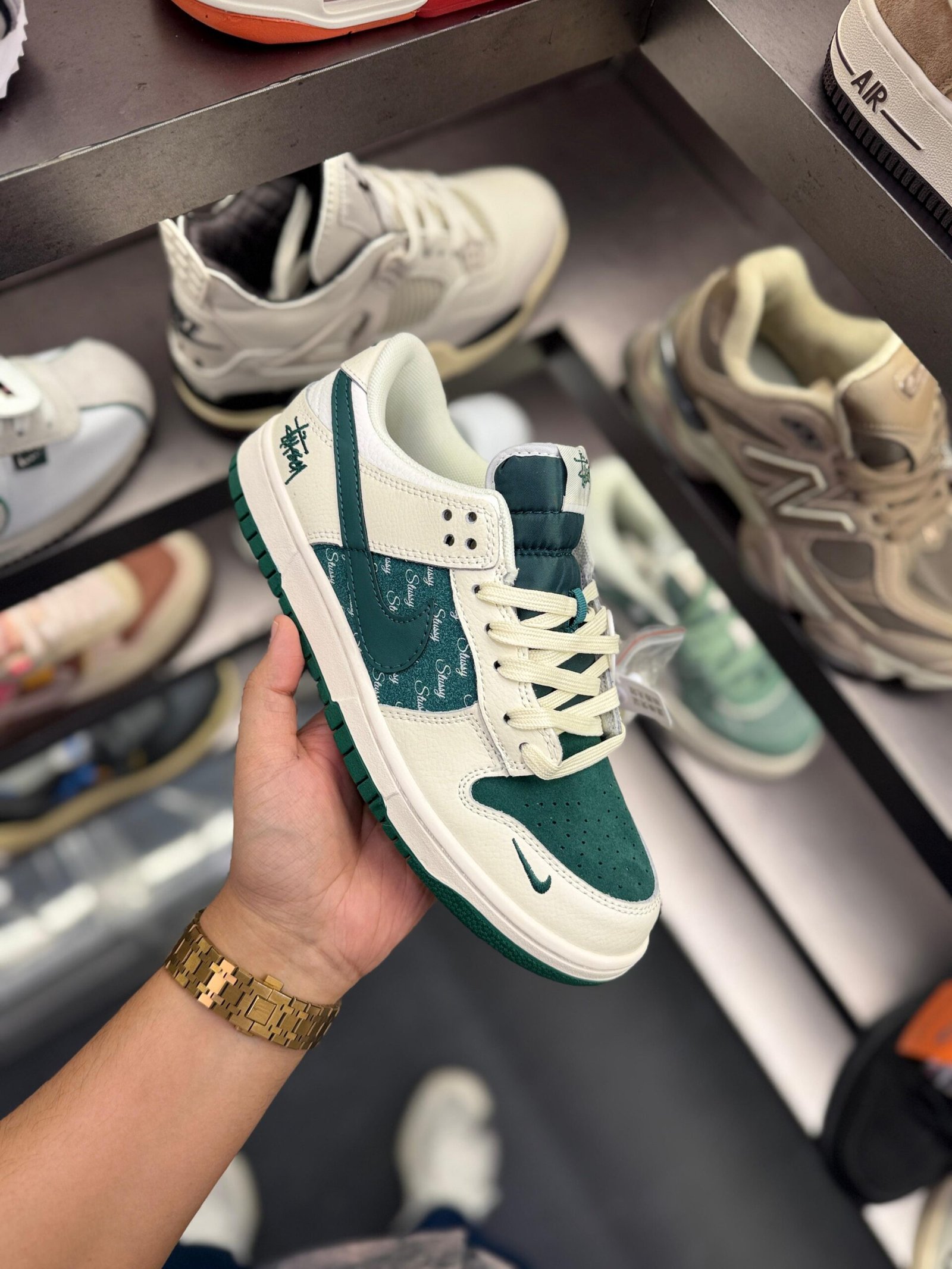 Skate Dunk Stussy White Dark Green 2025 Collaborative Sneakers (2)