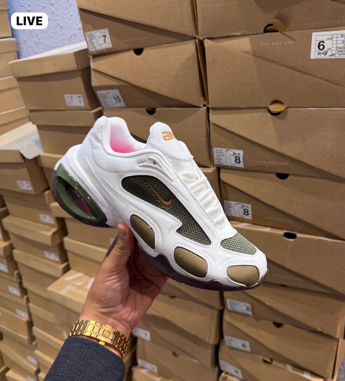 Airmax Muse Green Sneakers – Fresh 2025 Street Style (1)