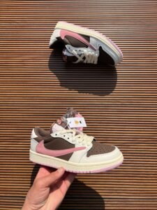 Cut Low Leather Sneakers – Premium Girls Street Style (1)