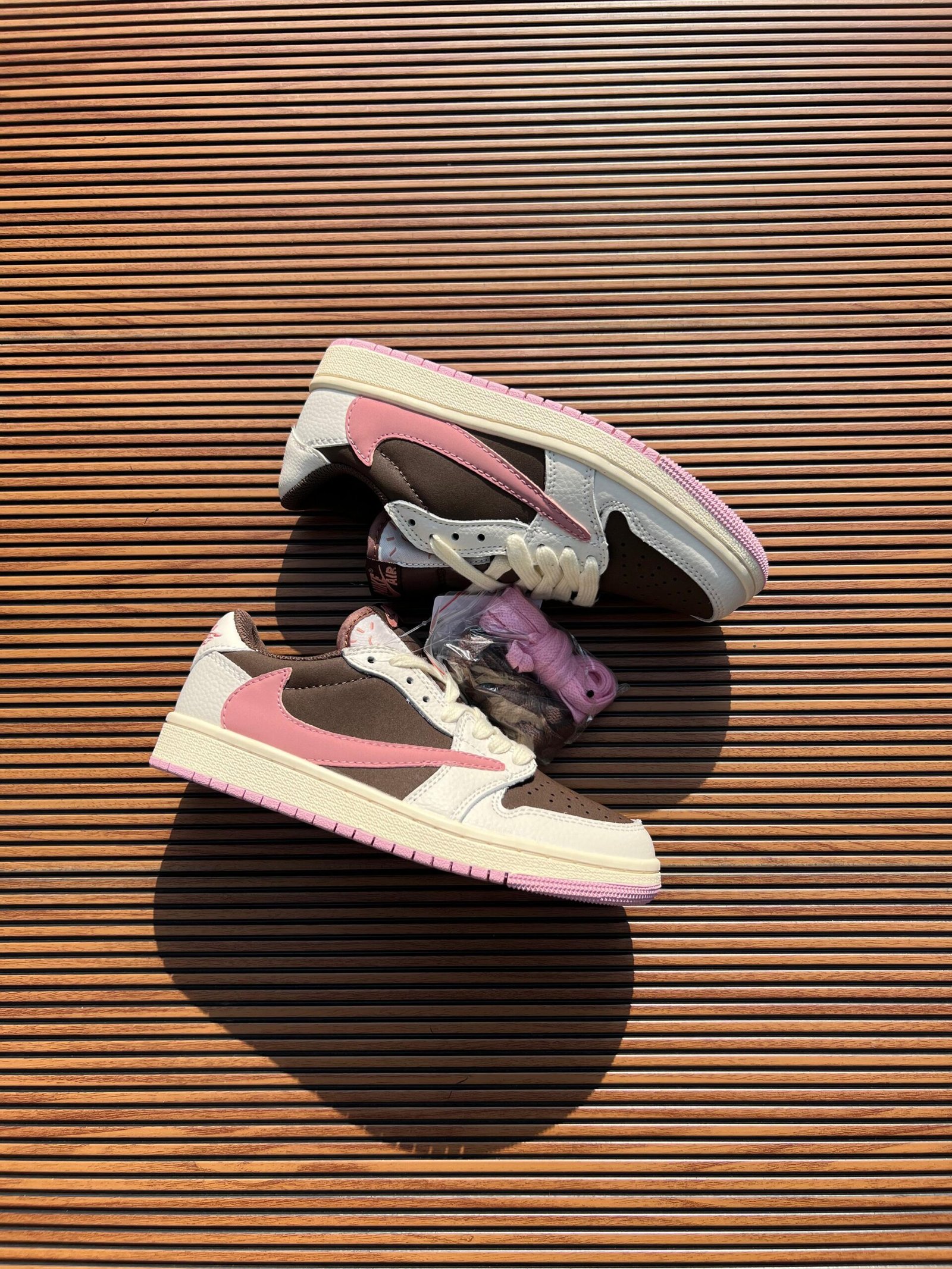 Cut Low Leather Sneakers – Premium Girls Street Style (3)