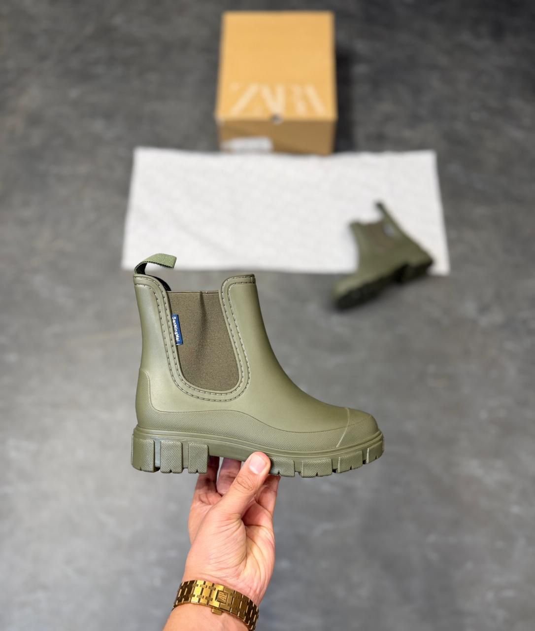 Green Chelsea Boots for Girls – Modern Store Style Essential (2)