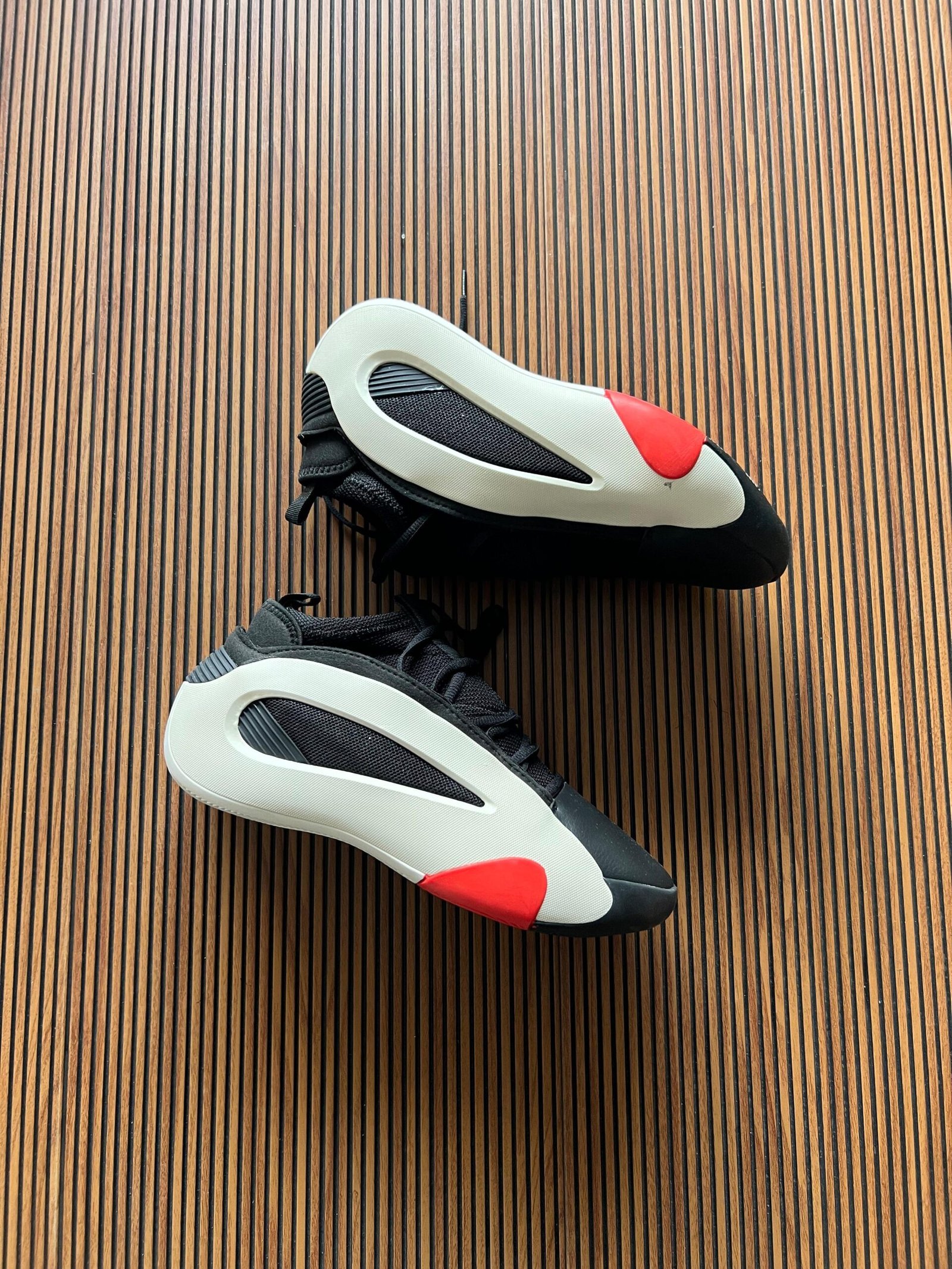 Harden Volume 8 Sneakers – Premium Court Performance Style (2)