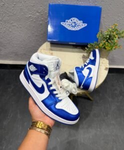 Retro 1 Mid Royal Sneakers – Classic Street Essential (3)