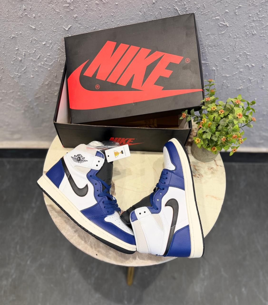 Retro 1 Mid Royal Sneakers – Rare Air Street Style (1)