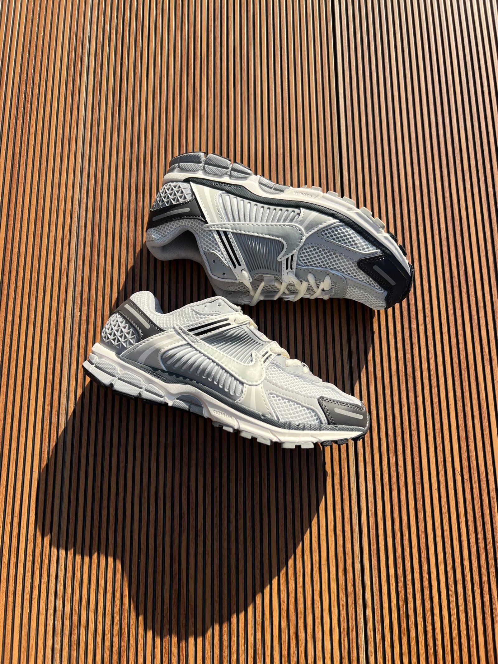 Zoom Vomero 5 Black White Sneakers – Boys Sport Street Style (2)