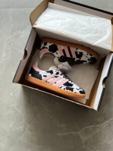 Classic Retro Low Top Sneakers – Everyday Style Shoes for Girls