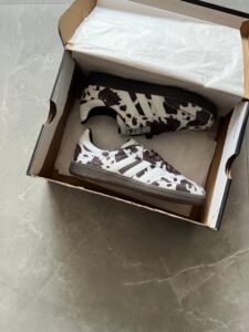 Classic Retro Low Top Sneakers – Everyday Style Shoes for Girls