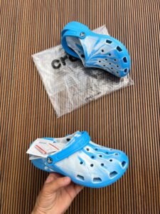 Marbled Comfort Clogs – Stylish Slip-On Casual Shoes