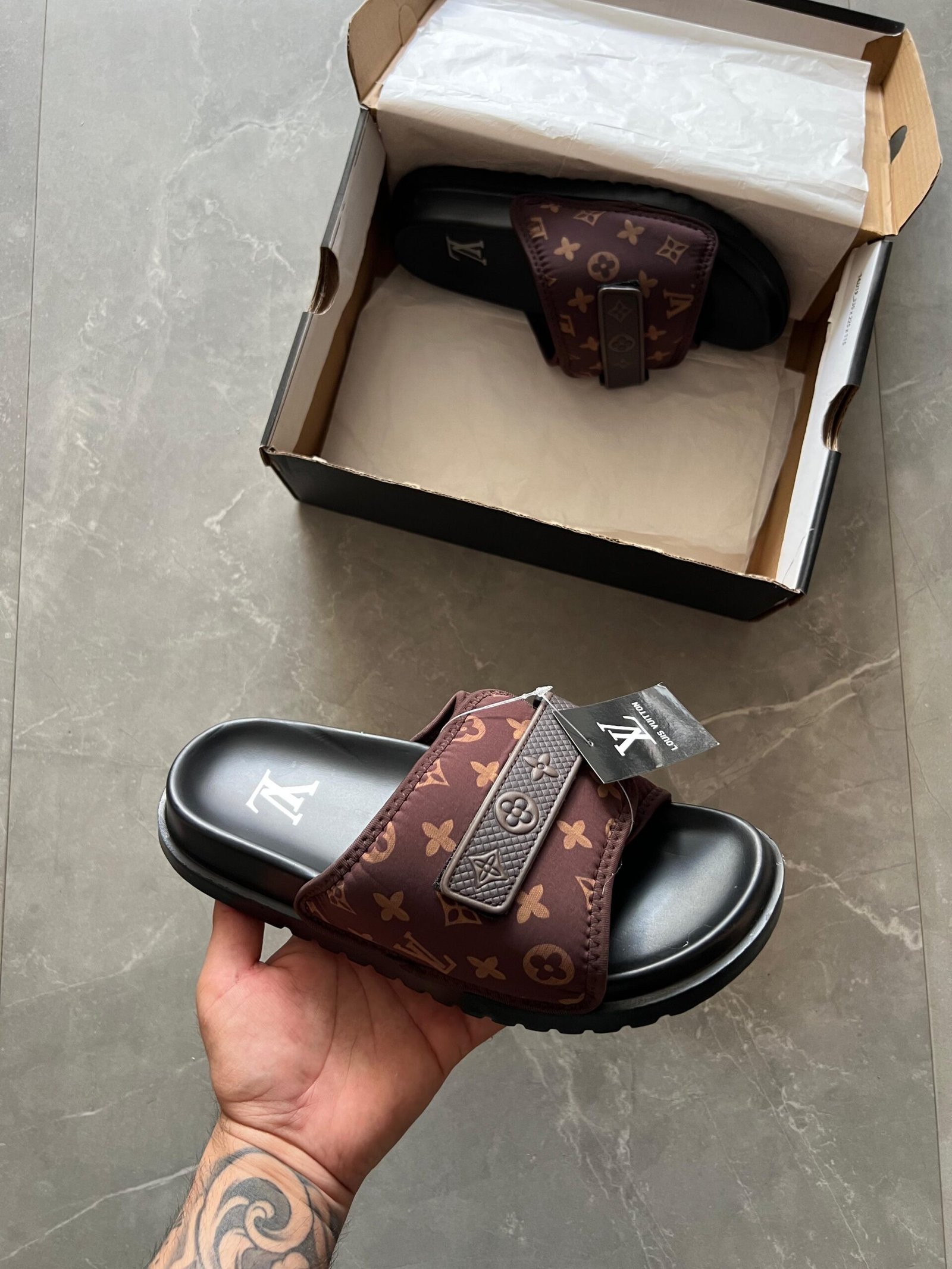 Premium Comfort Slides – Luxury Style Daily Wear (1) Premium Comfort Slides – Luxury Style Daily Wear