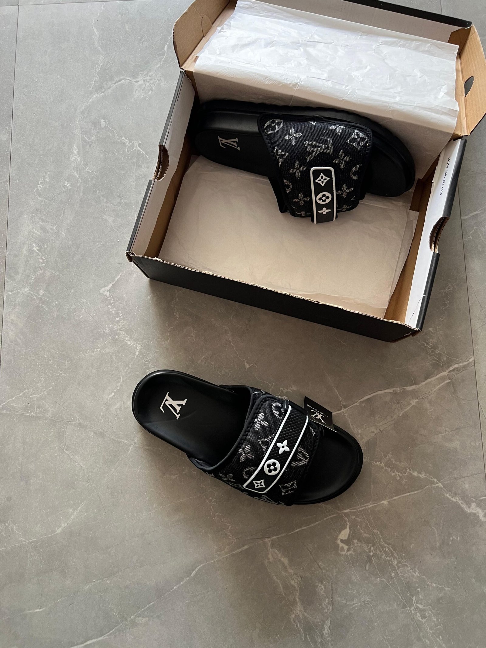 Premium Comfort Slides – Luxury Style Daily Wear (5) Premium Comfort Slides – Luxury Style Daily Wear