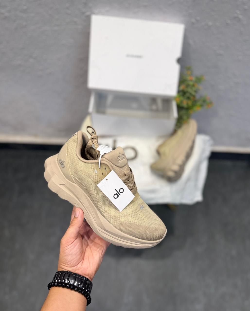 Yoga Runner Hollywood Sneakers – Lightweight Lifestyle Comfort (3 Colors) (2) Yoga Runner Hollywood Sneakers – Lightweight Lifestyle Comfort (3 Colors)